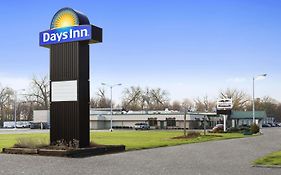 Days Inn By Wyndham  2*